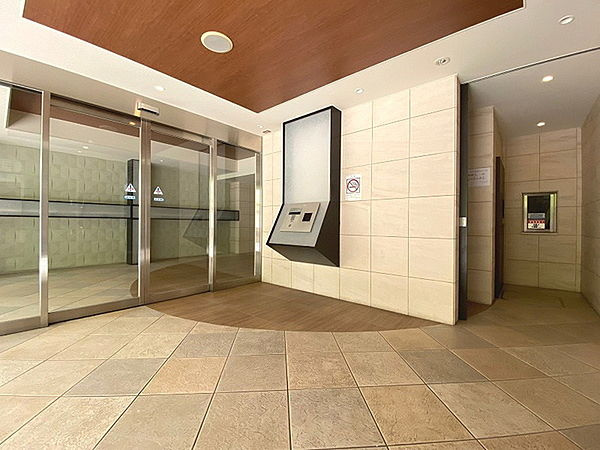 【エントランス】