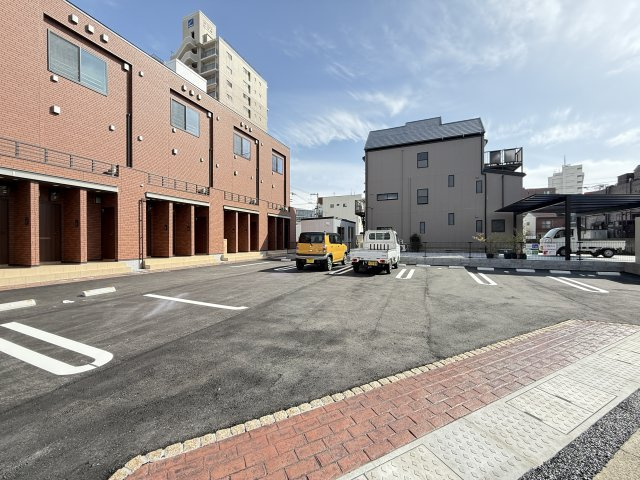サイカス桟橋通の駐車場