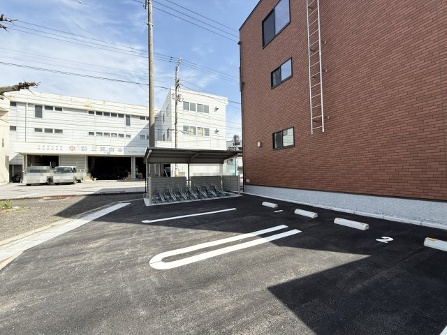 サイカス桟橋通の駐車場