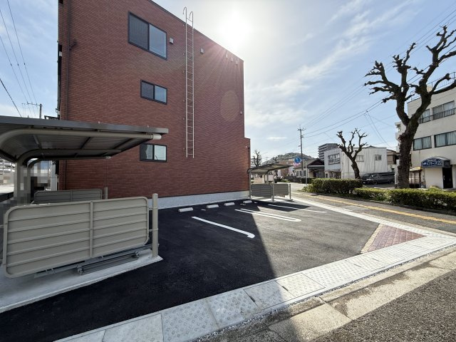 サイカス桟橋通の駐車場