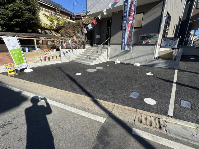 松戸市高塚新田新築戸建（高塚新田第16）の駐車場|1号棟駐車スペース・並列２台駐車可