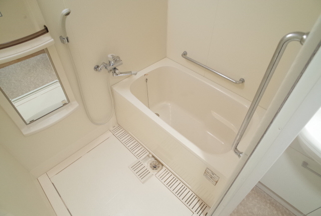 フォリア岡本の浴室