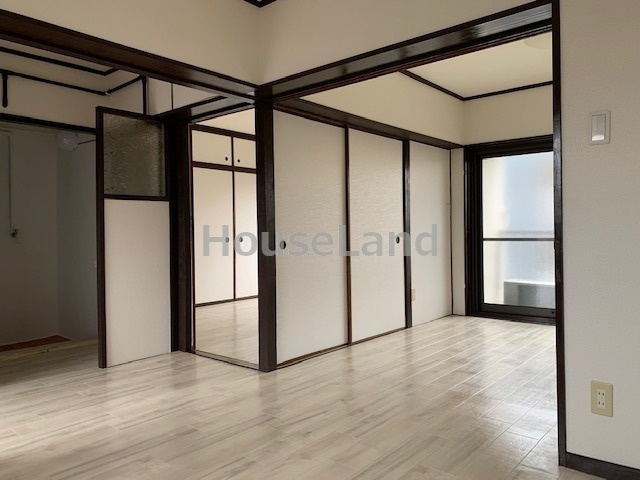 プレゼンス紀伊Ⅱの居間・リビング