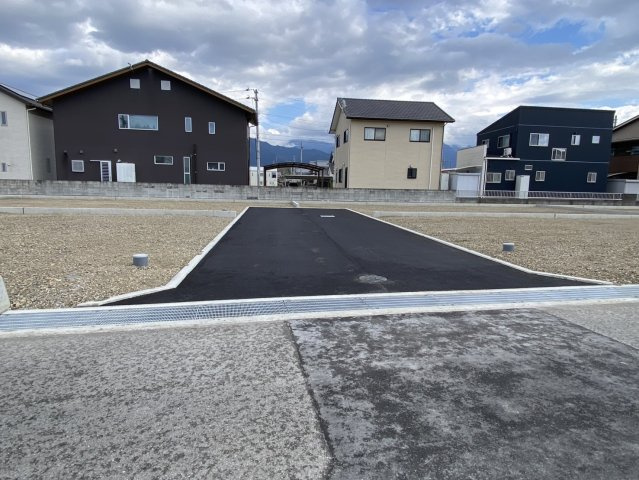 喜多川Ⅱの前面道路含む現地写真