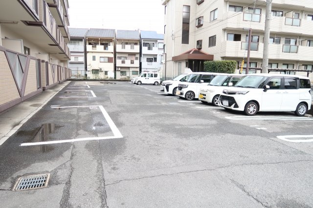 エスペランサ池田の駐車場|敷地内駐車場