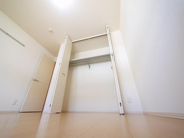 リビングタウン四条大路　Ｃ棟の収納|たっぷりとした収納スペースです