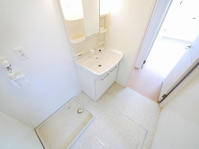 リビングタウン四条大路　Ｃ棟の洗面所|使いやすい洗面所です