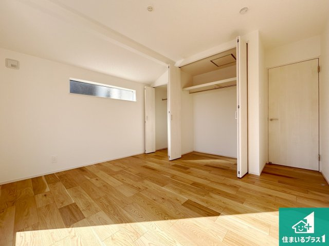 神戸市西区北別府　第10期　新築一戸建ての洋室|収納スペースが充実しているので子供の成長に合わせてたくさん収納ができます！家族構成に合わせた様々な活用ができる収納！