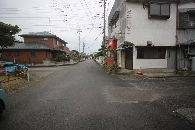 下野市駅東4丁目の前面道路含む現地写真|北東側公道
