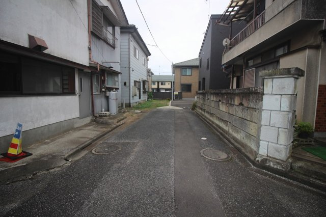 下野市駅東4丁目の前面道路含む現地写真|北側私道部分