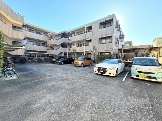 レクセル新浦安の駐車場