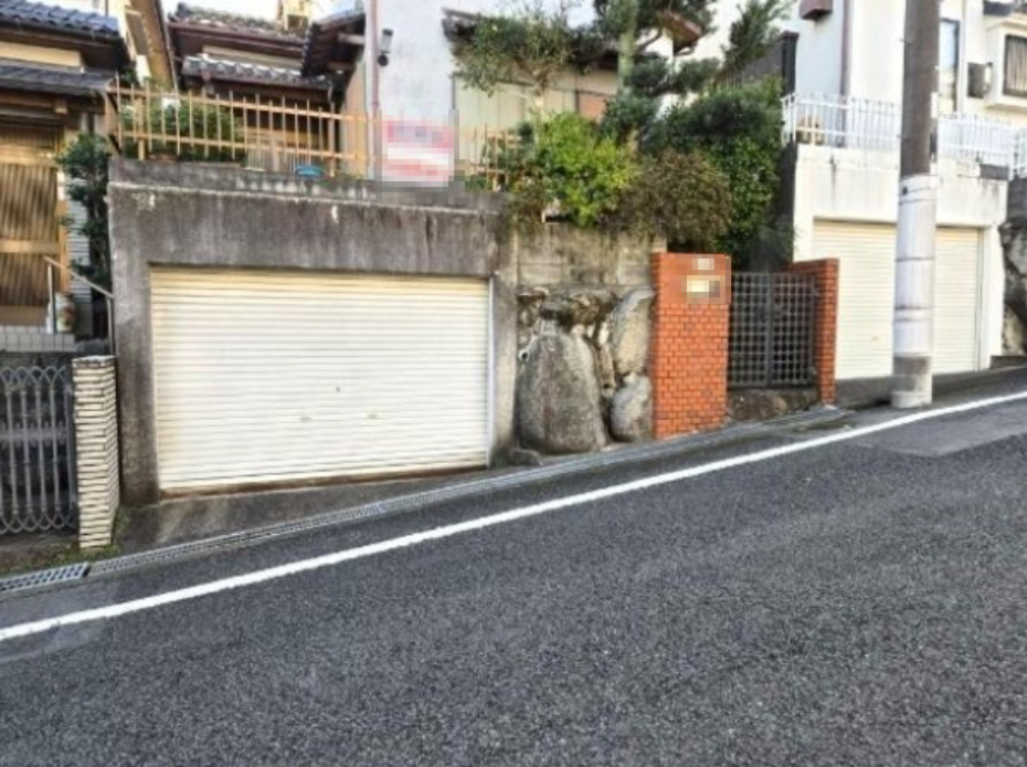 西田宮町　中古一戸建ての駐車場|堀込み駐車場　駐車1台
■物件内覧・資金計画相談・住宅ローン相談、リフォーム相談、お問合せ受付中■
※当日・翌日のご内覧、ご相談はお電話でのお問合せがスムーズです！