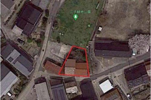 ■□■八束町二子売土地■□■の区画図|南側道路に接道の敷地になります。北側隣接地は公園になります。