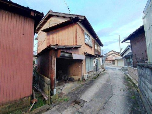 ■□■八束町二子売土地■□■の前面道路含む現地写真|前道幅員約3ｍになります。