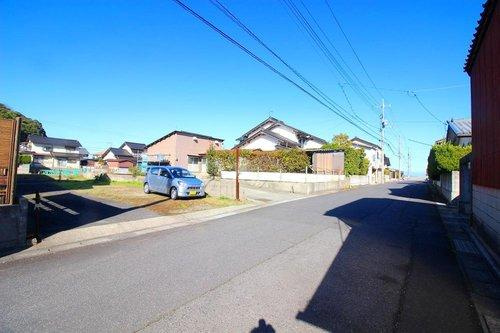 ■□■新十神売土地■□■の前面道路含む現地写真|前道幅員約6.5ｍになります。