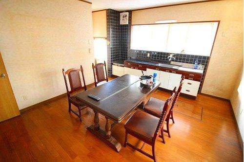 ■□■旗ヶ崎7丁目中古戸建■□■の居間・リビング|約10帖のダイニングスペースになります。