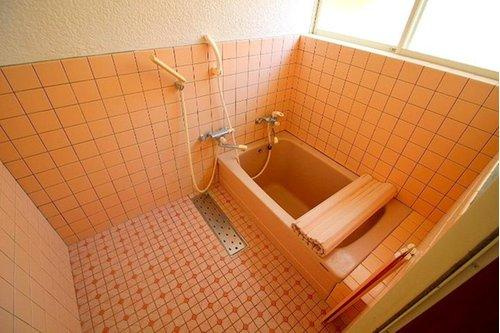 ■□■旗ヶ崎7丁目中古戸建■□■の浴室|綺麗に維持管理されている浴室になります。シャワーもございます。