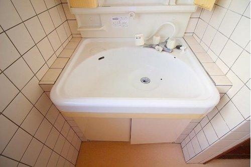 ■□■旗ヶ崎7丁目中古戸建■□■の洗面所|横幅もある洗面台になります。