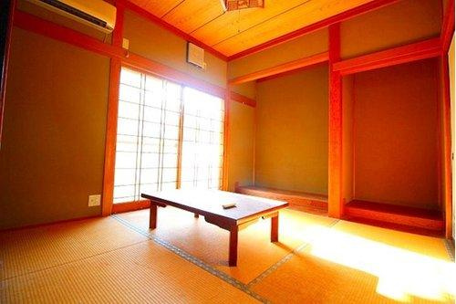 ■□■旗ヶ崎7丁目中古戸建■□■の内装|１階の和室になります。床の間や仏間もございます。
