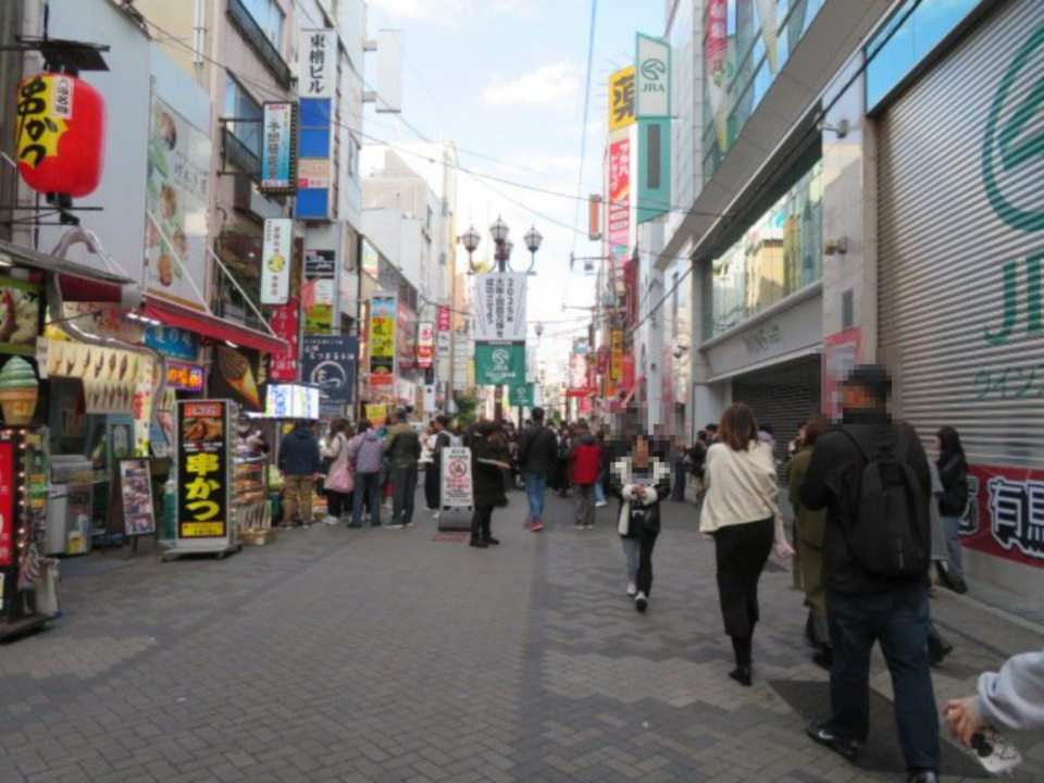 大阪市中央区道頓堀１丁目のビルの周辺