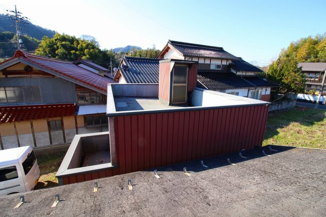 ■□■西伯郡南部町天萬中古戸建■□■のその他|離れ（店舗）上の写真になります。