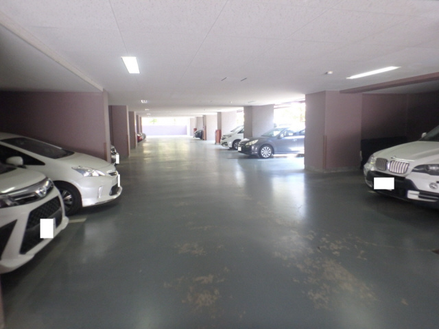 【駐車場】 | グレース門戸荘 | 駐車場に車を止められます