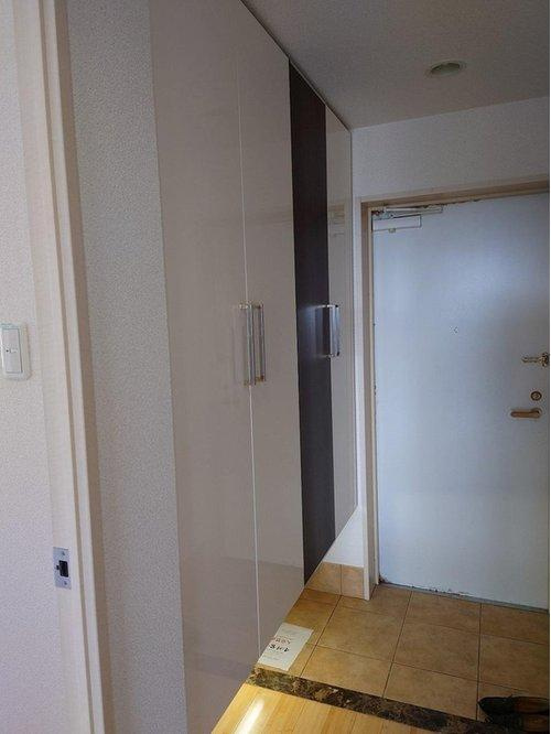 ■□フォレストコート春日町□■の玄関|大きなシューズクローゼット。収納力抜群！