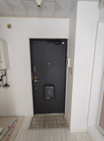 タウンコート新神戸の玄関