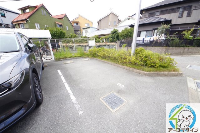 リュクス西明石Ⅱの駐車場