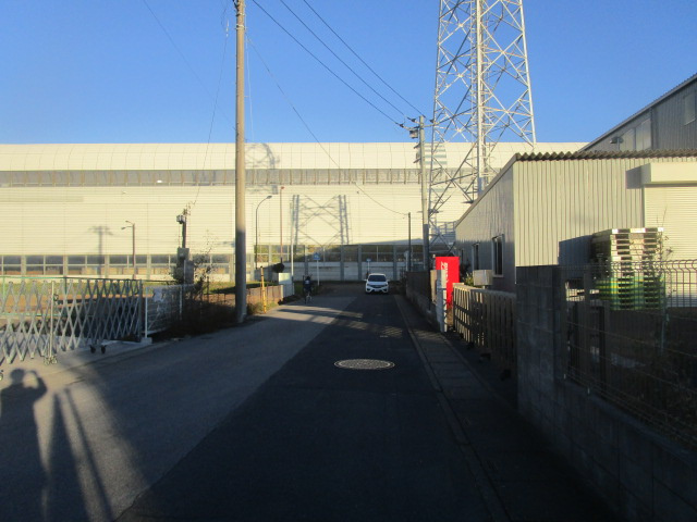 三郷市鷹野４丁目の工場の周辺