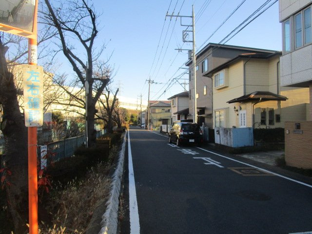 三郷市鷹野４丁目の工場の周辺