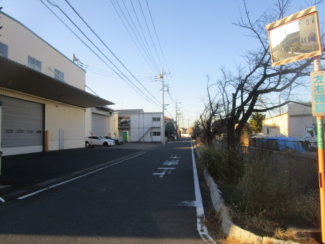 三郷市鷹野４丁目の工場の周辺