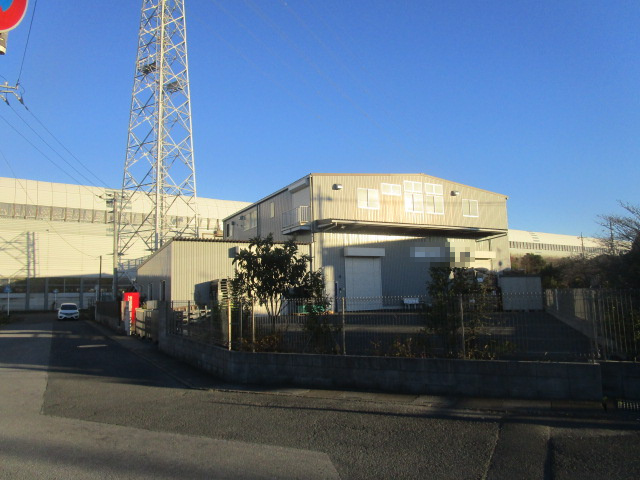 三郷市鷹野４丁目の工場の外観