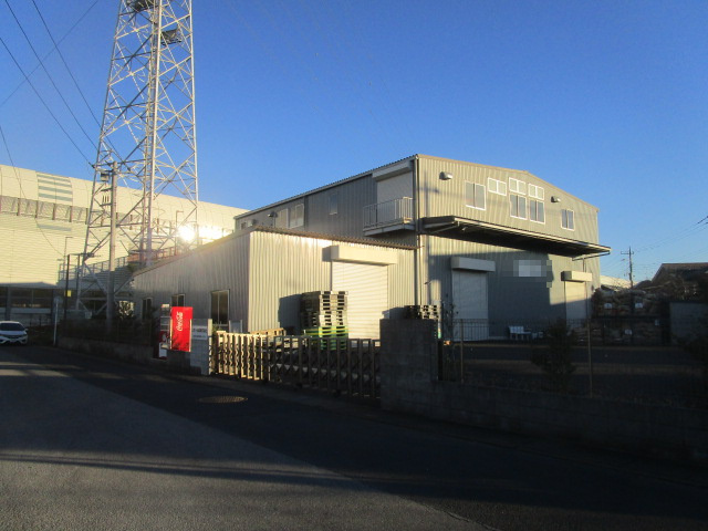 三郷市鷹野４丁目の工場の外観
