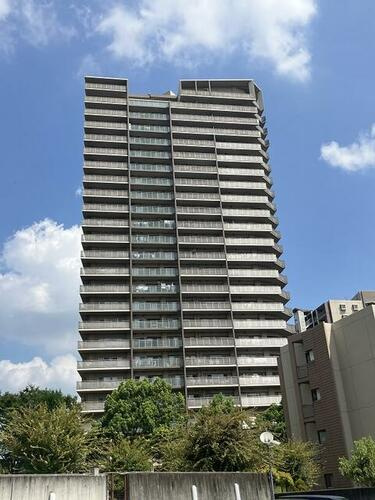 リバティパーク枚方D棟の外観|新しい生活にいかがでしょうか？外観はお住まいの顔になります。こだわりたいポイントですね。水回りリフォームやリノベーションも承ってます。
■現地見学・資金計画相談・住宅ローン相談もお問合せ受付中■