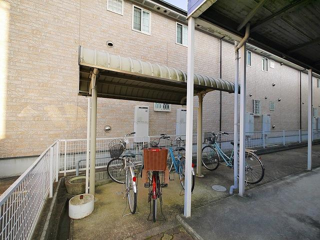 エクセルハイムのその他共用部分|駐輪場には屋根が付いています