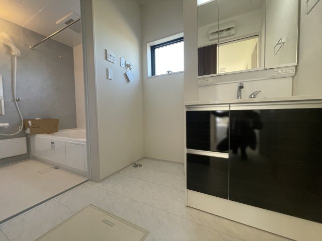 【脱衣所】 | 寄居町第1　LiveleGarden.s  新築戸建　全3棟　1号棟