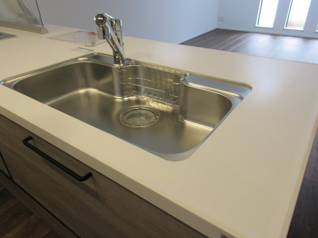 武蔵村山市中央3丁目 未入居住宅全10棟のキッチン|浄水器付きシンク