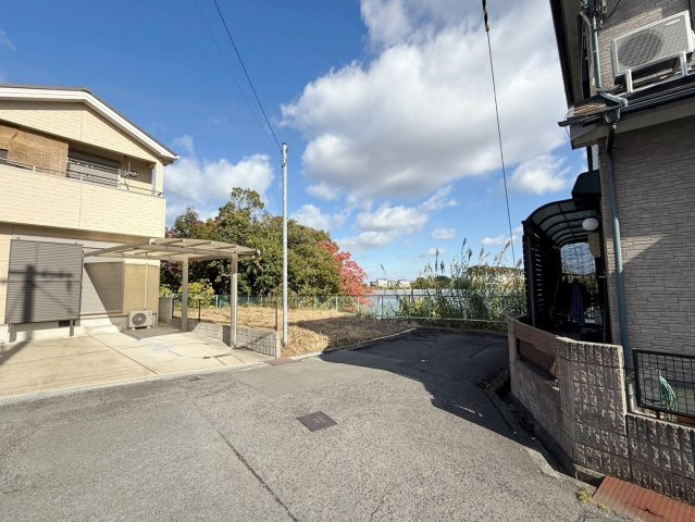 泉南市信達市場　建築条件なし売土地の前面道路含む現地写真