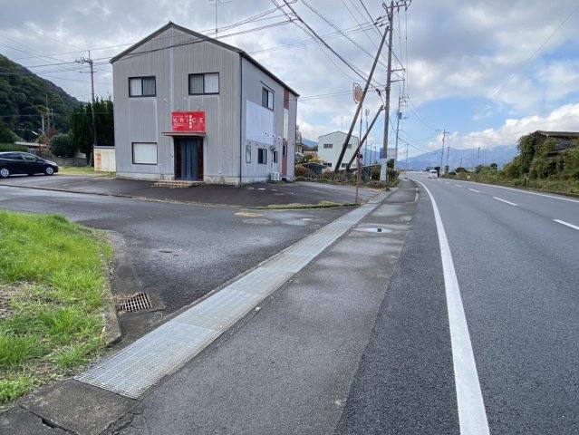 西条市小松町大頭　店舗住宅のその他