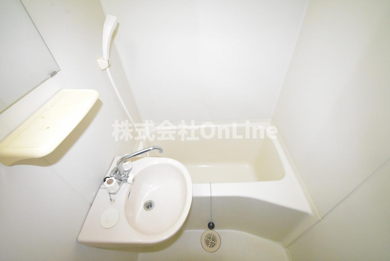 東大阪市下小阪４丁目の賃貸マンションの洗面所