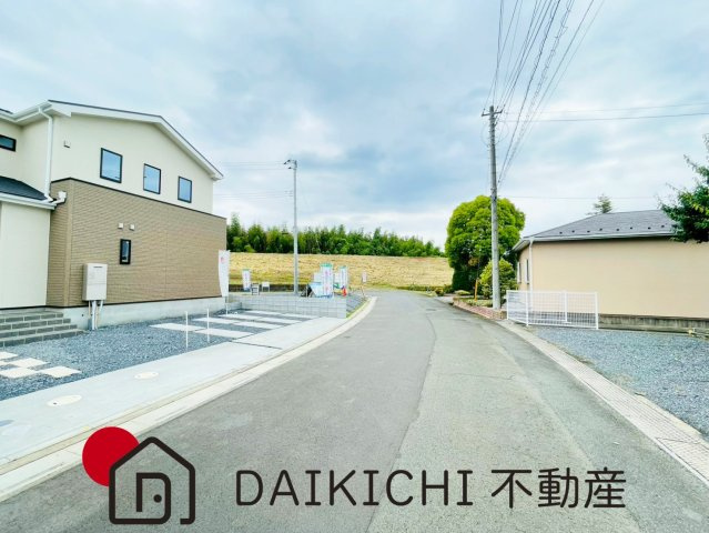 【前面道路含む現地写真】 | 川島町下伊草　いろどりアイタウン　新築戸建　全13棟　2号棟