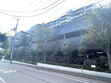 グリーンフォレストストーリーズの駐車場