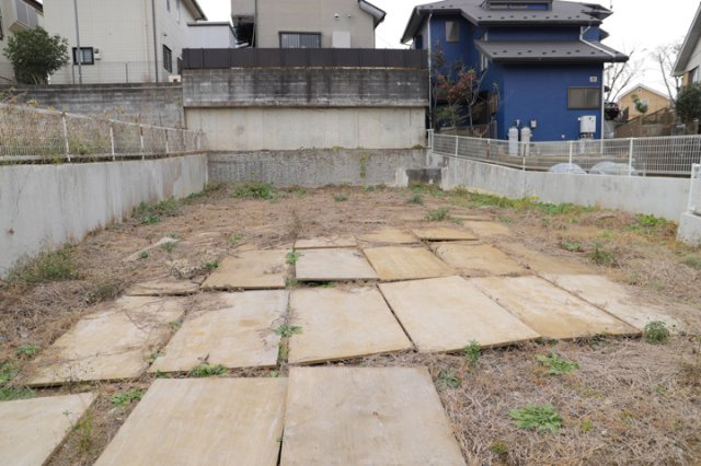 【外観】 | 物件の詳細については、現地を見てわかること以外に、役所や法務局などで調べないとわからないことがあります。そのため、現地に行く場合は、もしこの物件を買ったらどのような生活ができるかをイメージしましょう。