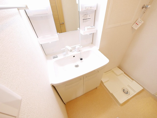 ソレイユ（田町）の独立洗面台|朝の身支度には欠かせない独立洗面化粧台