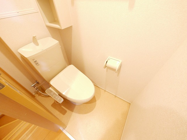 ソレイユ（田町）のトイレ|落ち着いた色調のトイレです