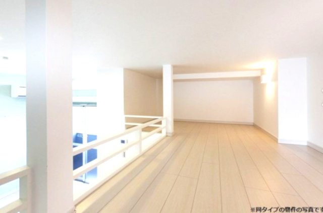 【内装】 | デュナメス深井 | ロフト6帖
※イメージ　同物件別号室の写真