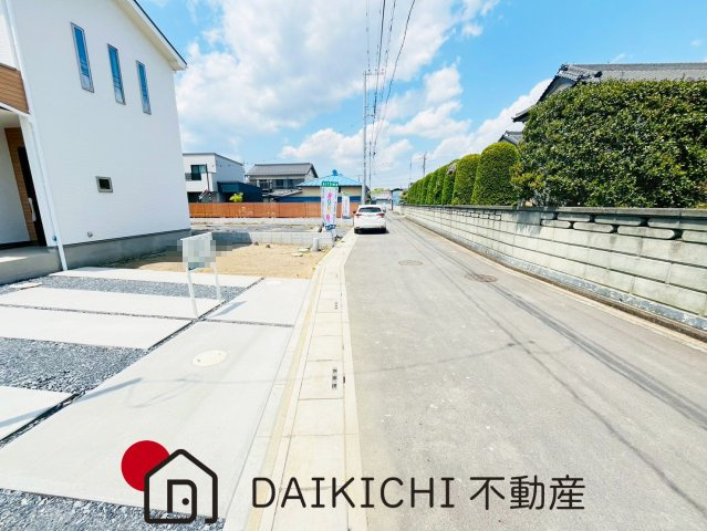 【前面道路含む現地写真】 | 川島町下伊草　いろどりアイタウン　新築戸建　全13棟　11号棟