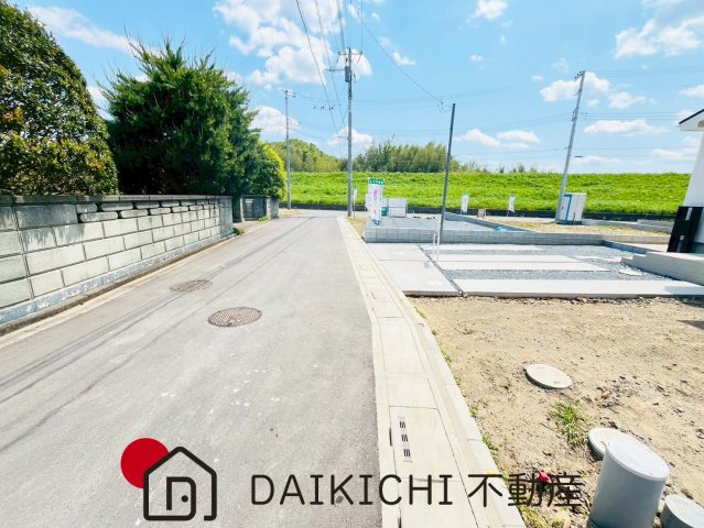 【前面道路含む現地写真】 | 川島町下伊草　いろどりアイタウン　新築戸建　全13棟　11号棟