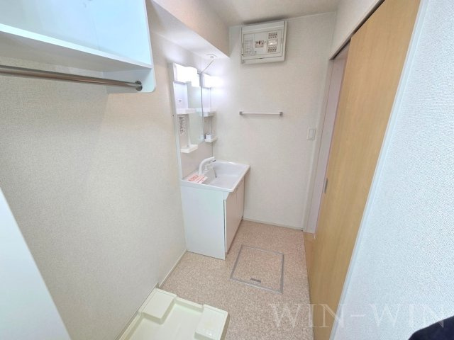 ウエスト・ヌーヴォー Ⅱの洗面所